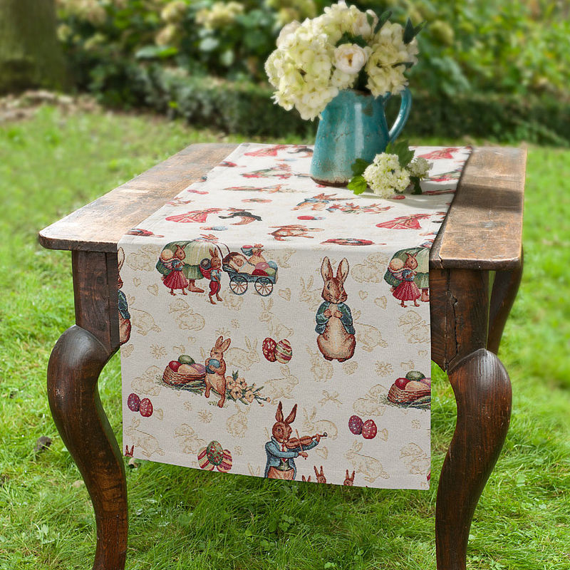 Chemin de table: Les motifs gais de lapins dcorent le linge de table Gobelin