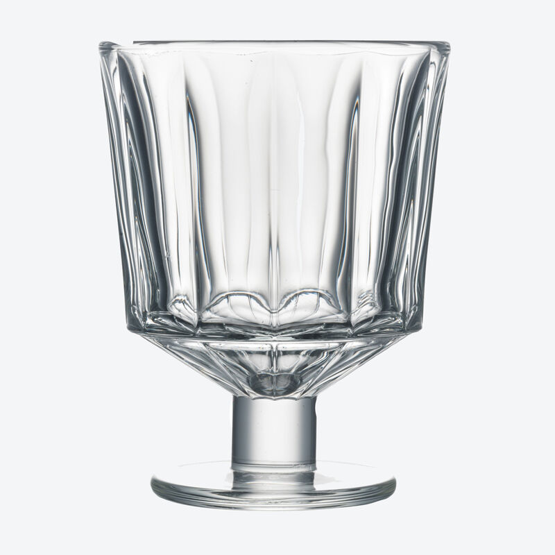Des verres  vin franais classiques fascinent par leurs reflets scintillants Photo 3