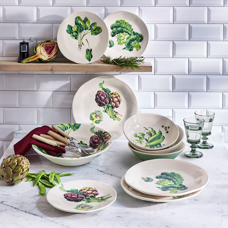 Assiettes plate : vaisselle hors du commun décorée à l'italienne de légumes