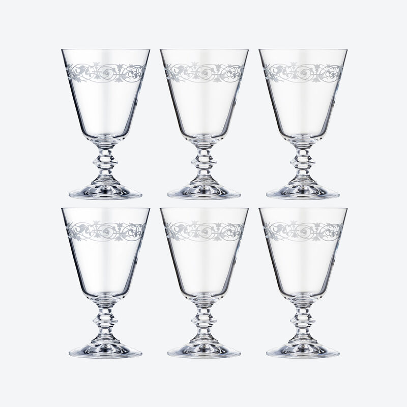 Élégants verres à vin en cristal  aux motifs de sarments en filigrane par pantographie