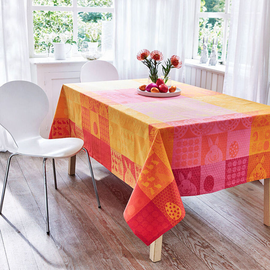 Nappe : ce linge de Pâques égaie la table de son design ...