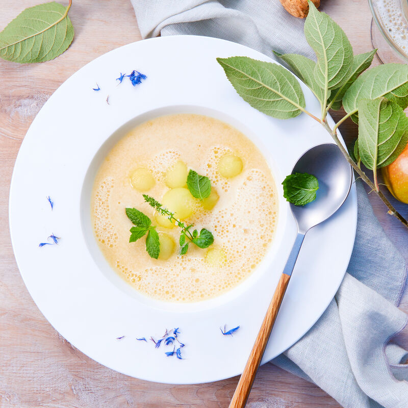 Soupe froide pomme-champagne
