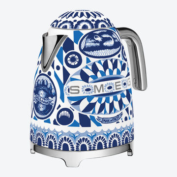 Image du produit pour 'Bouilloire SMEG : la toute dernire technologie dans un design Dolce & Gabbana extravagant  Blu Mediterraneo '