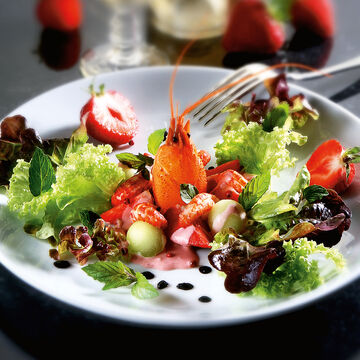 Image du produit pour 'Cocktail d'crevisses et de fraises sur un lit de salade'