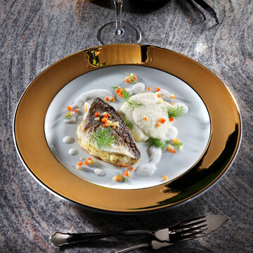 Image du produit pour 'Daurade farcie sur pure de fenouil, sauce champagne et vanille'