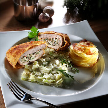 Image du produit pour 'Escalopes de veau farcies, tartelettes de pommes de terre en ventail et chou pointu'