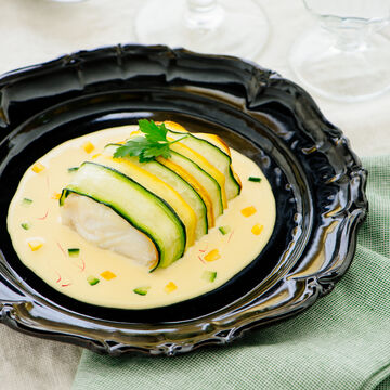 Image du produit pour 'Filets de cabillaud dans des tagliatelles de courgettes  la sauce au safran'