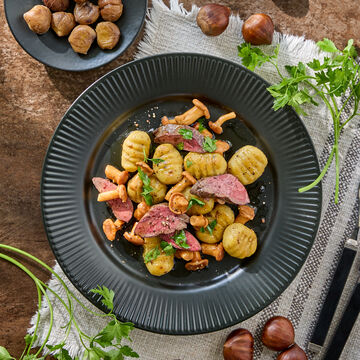 Image du produit pour 'Foies de volaille, gnocchi aux ch�taignes et girolles'