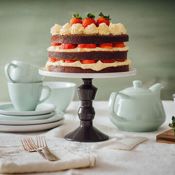 Image du produit pour 'Gteau au chocolat et au rhum avec crme vanille et fraises'