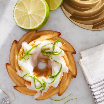 Image du produit pour 'Gteau au yaourt et au citron vert dans les mini-moules fleurs en spirale'