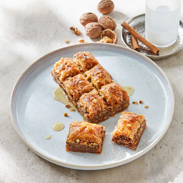 Image du produit pour 'Kataifi - p�tisserie grecque aux cheveux d'ange et aux noix, 570 g'