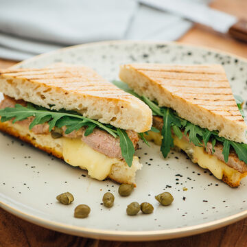 Image du produit pour 'Panini au filet de porc avec une sauce aux cpres et  la moutarde'