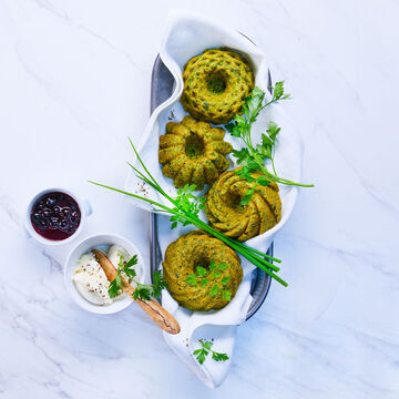 Image du produit pour 'Petits gteaux aux herbes avec fromage frais de chvre et compote de cassis'