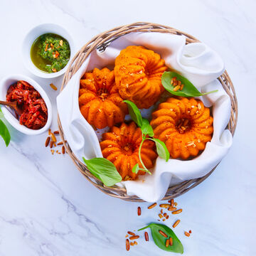 Image du produit pour 'Petits kouglofs italiens aux tomates sches et au pesto'