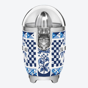 Image du produit pour 'Presse-agrumes SMEG : la toute dernire technologie dans un design Dolce & Gabbana extravagant  Blu Mediterraneo '