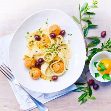 Image du produit pour 'Quenelles de saumon  la  sauce au citron avec des tagliatelles'