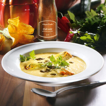 Image du produit pour 'Rezept Pikante Krbiscreme- suppe mit gefllten Zucchini- blten und Koriander-Pesto'