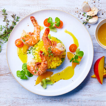 Image du produit pour 'Salade d'avocat et de mangue avec crevettes et vinaigrette  la pulpe de mangue'