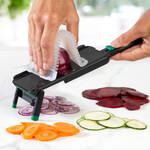 Image du produit pour 'Mandoline avec protge-doigts – utilisable  plat ou en position incline'