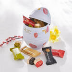 Image du produit pour 'Mlange exquis de pralines et de gaufrettes dans un oeuf de Pques dcoratif'