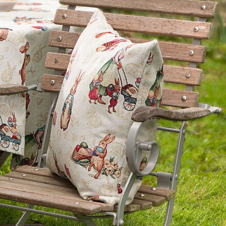 Image du produit pour 'Housse de coussin: Les motifs gais de lapins dcorent le linge de table Gobelin'