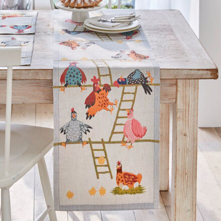 Image du produit pour 'Joyeux chemin de table sudois motif poulailler en jacquard, tissage traditionnel'
