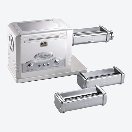 Image du produit pour 'La machine  ptes lectrique remue, ptrit, lamine et coupe la pte'