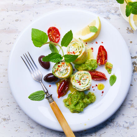 Image du produit pour 'Rouleaux  de courgette au fromage de chvre avec pesto d'avocat'