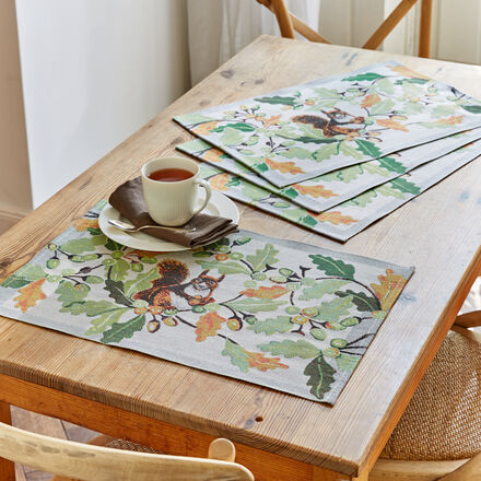 Image du produit pour 'Set de table design sudois avec des motifs d'automne naturalistes'
