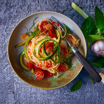 Image du produit pour 'Spaghetti aglio e olio avec courgette et menthe'
