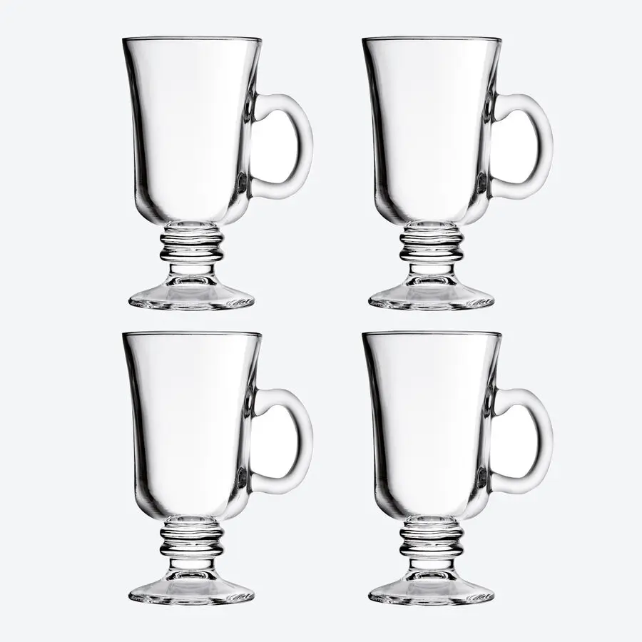 Vier Glögg-Gläser aus Glas mit Henkel, ideal für winterliche Heißgetränke wie Punsch oder Glühwein.